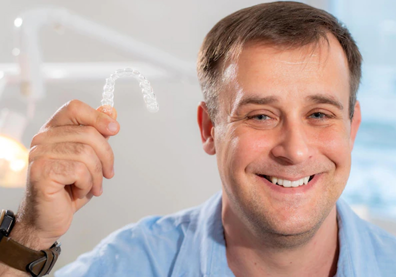 Invisalign a los 50 y 60 años: ¿sigue siendo una buena opción?